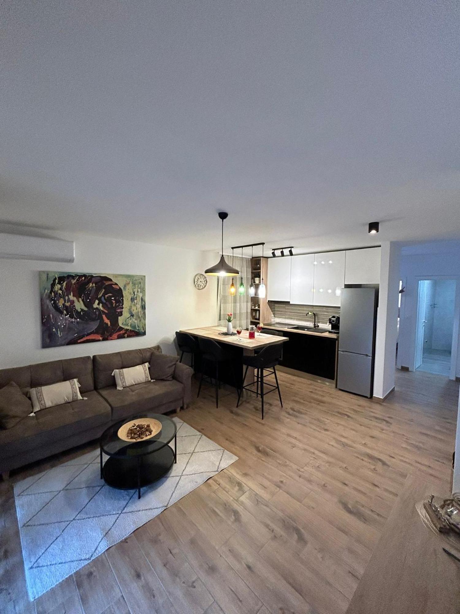 Apartments Vini Donji Seget Екстериор снимка